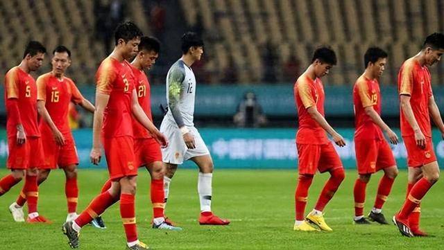 星空体育-前国脚曝国足新帅人选，直指45岁亚洲足球先生，范志毅被淘汰