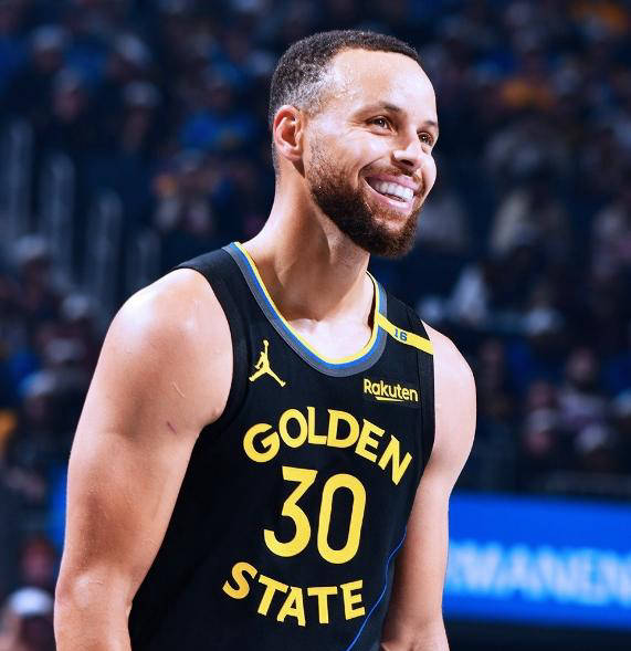 星空体育-关于库里职业生涯前11个赛季得分50+场次6次，近3个赛季也为6次的信息