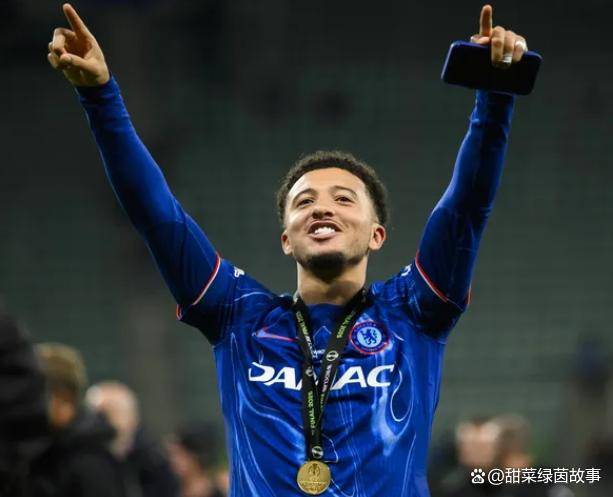 那不勒斯放弃引进桑乔：高薪要求成转会障碍，曼联降价未能打动的简单介绍