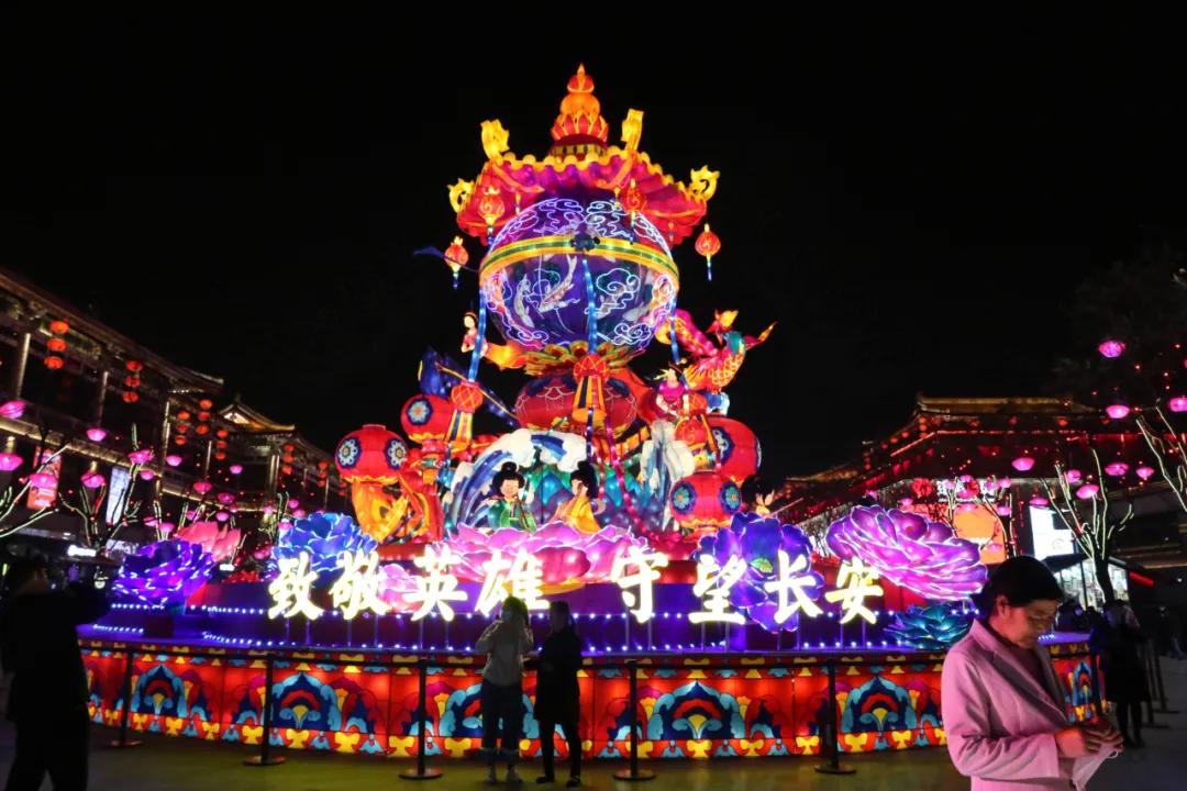 钢铁门神的守望和蜕变